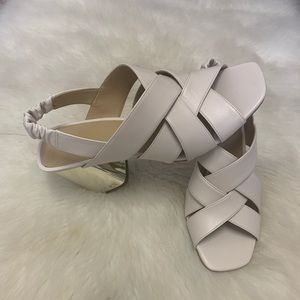 NWOB Michael Kors Dixon Sandals Cream size 8